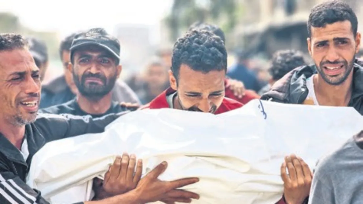 Soykırımcı İsrail durmak bilmiyor! Gazze’ye bomba yağdırıyor: Sol kolunu kaybeden bir bebek yürek dağladı