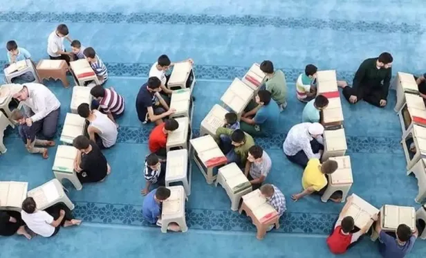 yaz-kuran-kursu-ne-zaman-basliyor-2022-yaz-kuran-kursu-kayit-tarihleri-kuran-kurslari-ogrenci-basvuru-dilekces-1655303304523.jpeg 2022 Yaz Kur'an kursu kayıt tarihleri! Yaz Kur'an kursu ne zaman başlıyor? Açıklama geldi! Yaz Kur'an kursu açılan il ve ilçeler!-2
