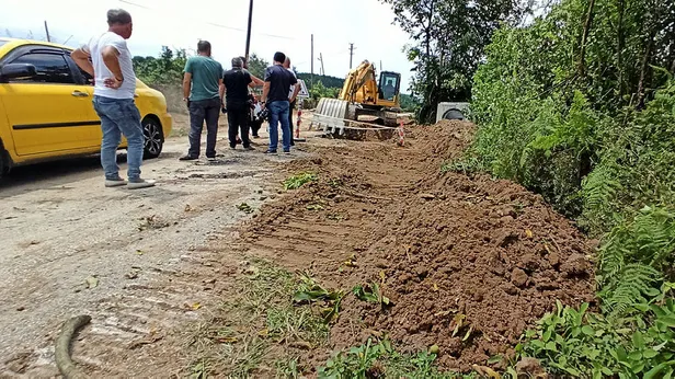 İSKİden Düzcede isyan ettiren çalışma! Verdiği sözü tutmayan İSKİ muhtarları tehdit etti