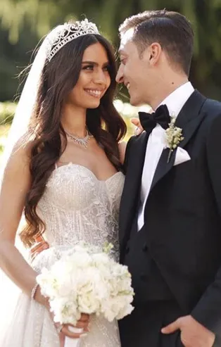 Mesut Özil-Amine Gülşe çiftinin nikahı bereketli geldi! Hintliler ve Araplar İstanbul'da düğün yapmak için sıraya girdi