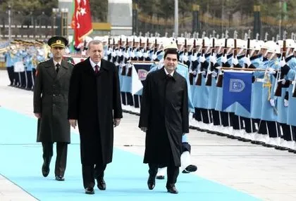 Erdoğan, Berdimuhamedov’u resmi törenle karşıladı