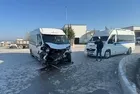 Manisa'da iki servis minibüsü çarpıştı! Çok sayıda yaralı var