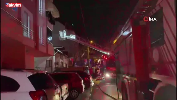 Barbekü çatı yangınına neden oldu