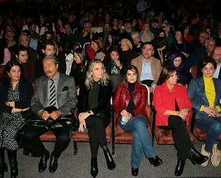 Ekrem İmamoğluna Demirtaş tiyatrosu tepkisi! Prof. Özden Zeynep Oktav protesto için unvanını sildi!