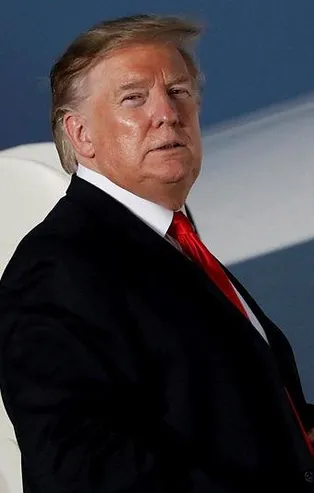 Trump Twitter'dan bombaladı: Çok aptal, burnu havada bir soytarı...