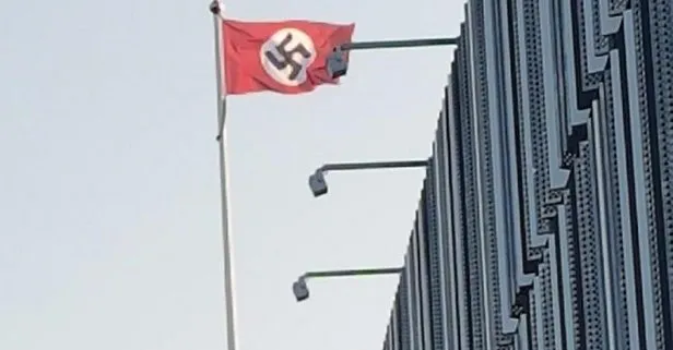 Hitlerin doğum gününde İsveç’te Nazi bayrağı dalgalandı
