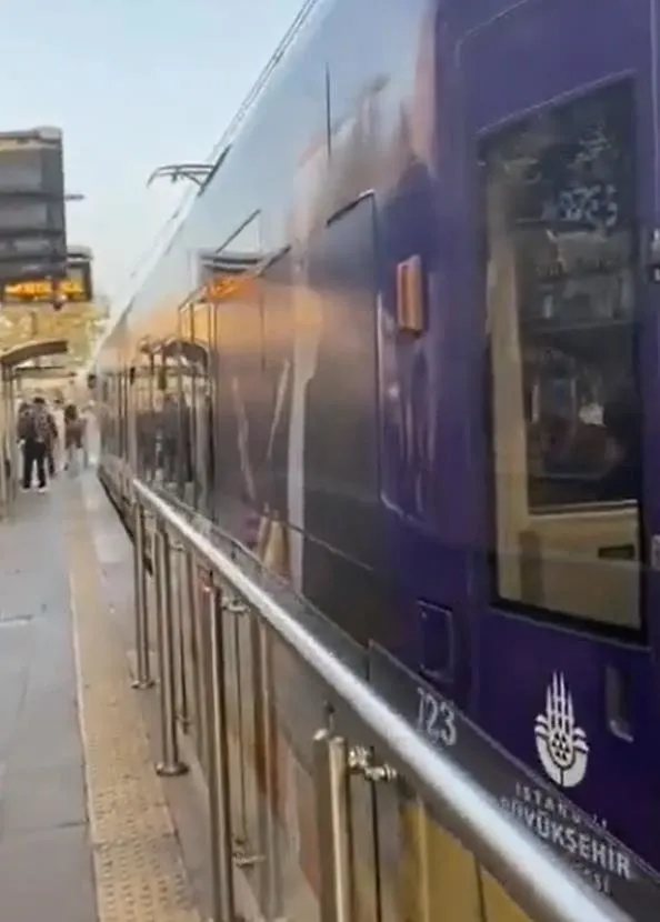 cile-istanbulum-cile-gelen-tramvaylar-servis-disi-olunca-vatandas-isyan-etti-her-sey-cok-guzel-1696516329292.jpeg