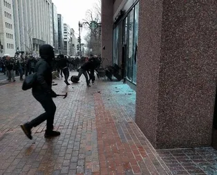 Eylemciler Washington’ı karıştırdı