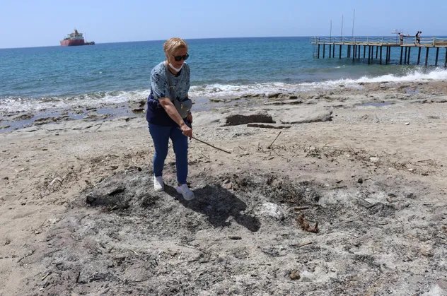 Cezası 120 bin TL! Kum zambakları koparılarak yakıldı