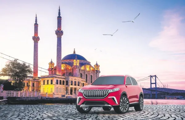 İbrahim Tatlıses, Alişan, Burak Özçivit ve diğer ünlülerden yerli ve milli otomobile tam not! Ön satış için sıraya girdiler...-2