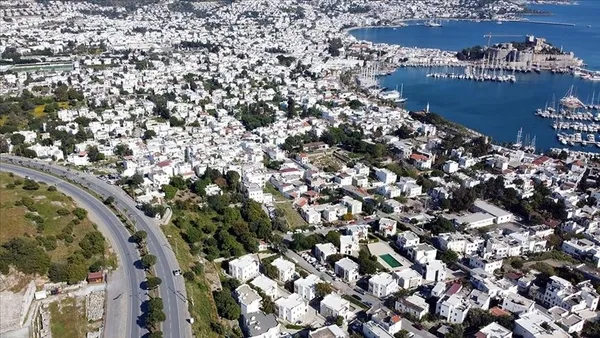 yazlik-kiralari-tavan-yapti-250-bin-euroya-bir-ay-bodrum-marmaris-fethiye-alacati-cesmede-yazlik-kiralari-ne-k-1649920069051.jpg Yazlık kiraları tavan yaptı! 250 bin euroya bir ay... Bodrum, Marmaris, Fethiye, Alaçatı, Çeşme'de yazlık kiraları ne kadar?-2