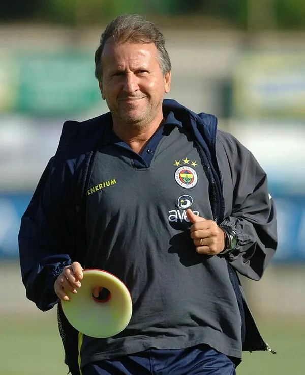 son-dakika-okan-buruk-sessizligini-bozdu-galatasarayi-calistiracak-mi-flas-yanit-1650523193964.jpg SON DAKİKA: Okan Buruk sessizliğini bozdu! Galatasaray'ı çalıştıracak mı? Flaş yanıt-10