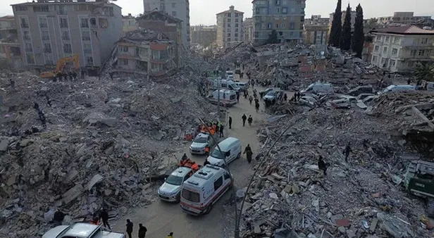 afetzedelere-4-koldan-destek-iscilerin-maasi-devletten-her-haneye-10-bin-lira-60-bin-lira-tasinma-parasi-kredi-1676759293302.jpeg Afetzedelere 4 koldan destek! İşçilerin maaşı devletten! Her haneye 10 bin lira, 60 bin lira taşınma parası, kredi borçları...-11