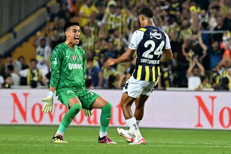 fenerbahceden-bir-rekor-satis-daha-cizme-devine-gidiyor-1710319411586.jpeg