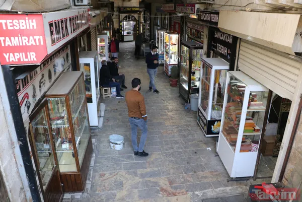 Türkiye'nin Değişik İllerinden Şanlıurfa'ya Gelen Koleksiyoncular, En Pahalı Tespihlerini Görücüye Çıkardı.