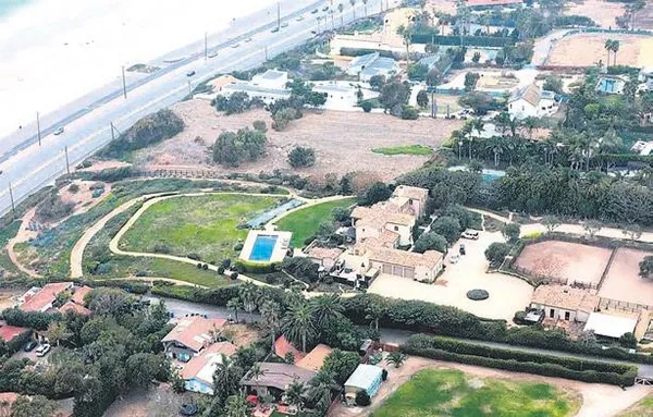 California'daki yangında ünlülerin malikaneleri zarar görmedi-4