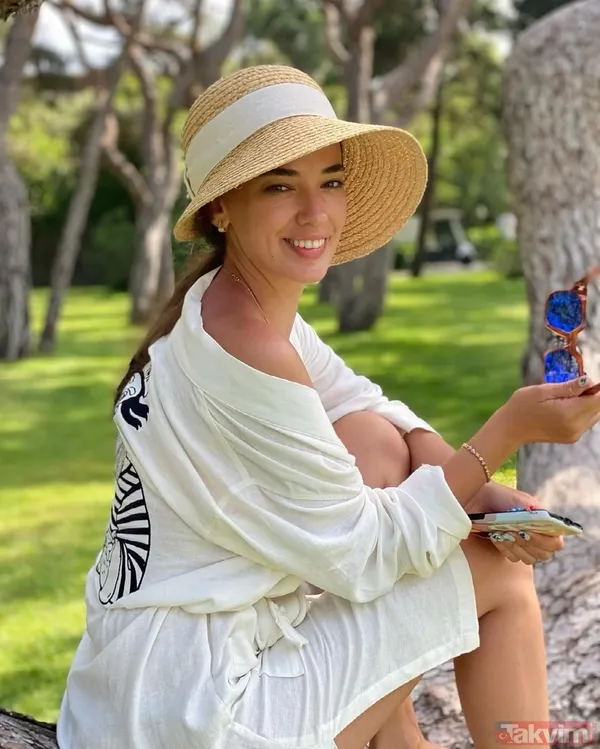 5 aylık hamile olan Seda Bakan’ın bikinili paylaşımı sosyal medyayı salladı! “Neydim, ne oldum” diyen Seda’ya Hadise bakın ne yanıt verdi - 1