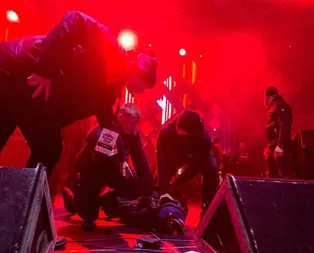 Polonya’da belediye başkanı sahnede bıçaklandı