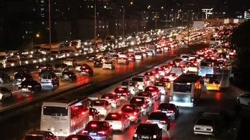 TIKLA ÖĞREN I İstanbul’dan tatil göçü başladı! İstanbul’da nerede trafik var, yoğunluk ne durumda? İşte trafik yoğunluğu haritası