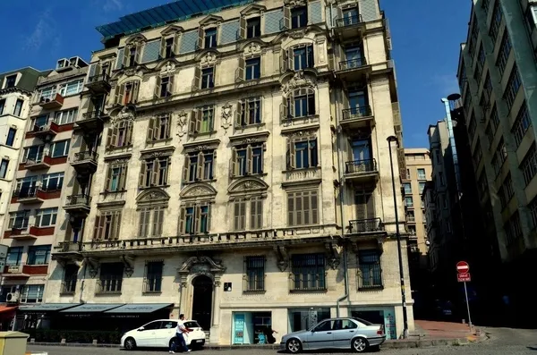 Şişhane'deki tarihi Frej Apartmanı trajik bir öykünün başrolünde: Ölümler arka arkaya geldi-6