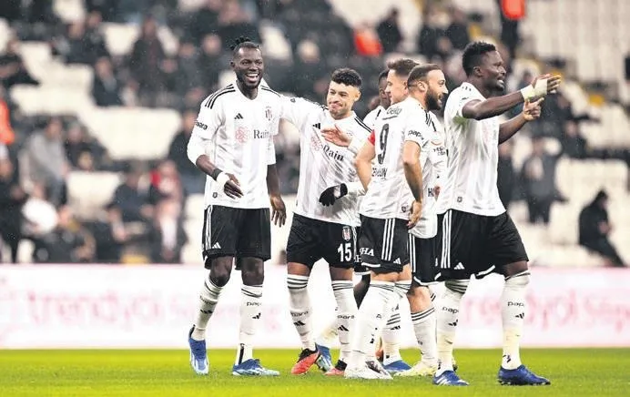 fenerbahce-krunic-ile-bir-kez-daha-masaya-oturacak-1704751048466.jpeg Fenerbahçe Krunic ile bir kez daha masaya oturacak-2