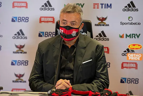 1641896211402.jpg Flamengo taraftarı Galatasaray'ın yeni hocası Torrent'in gidişine çılgınca sevinmiş! İşte dikkat çeken görüntü-3