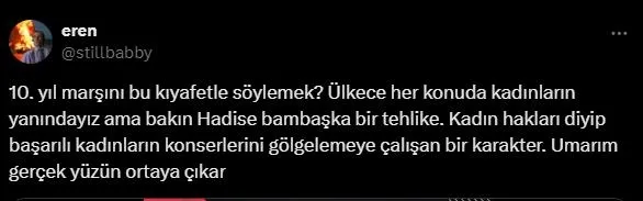 sahneye-mayoyla-cikti-10-yil-marsini-soyledi-sarkici-hadisenin-o-goruntuleri-elestiri-yagmuruna-tutuldu-bu-kiy-1716923039629.jpeg Sahneye mayoyla çıktı 10. Yıl Marşı'nı söyledi! Şarkıcı Hadise'nin o görüntüleri eleştiri yağmuruna tutuldu: "Bu kıyafetle 10. Yıl marşı mı söylenir!"-9