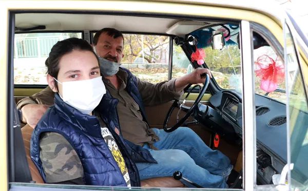 burdurda-oto-yikamaci-turan-hayta-30-bin-lira-masraf-yaparak-yeniledigi-1976-model-murat-124unu-150-bin-liraya-bile-satmiyor-1606891408335.jpg Burdur'da oto yıkamacı Turan Hayta 30 bin lira masraf yaparak yenilediği 1976 model Murat 124'ünü 150 bin liraya bile satmıyor-2