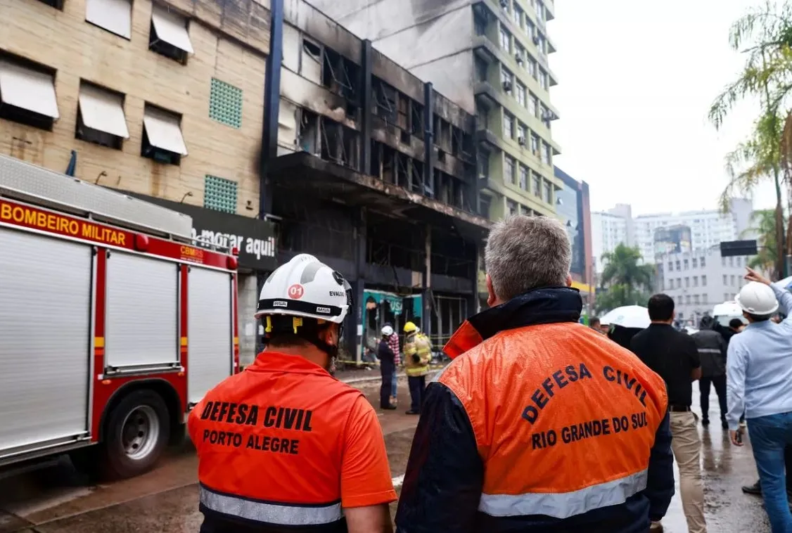 Evsizler yanarak öldü