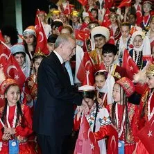 Başkan Erdoğan’dan 23 Nisan mesajı: Geleceğimizin teminatı yavrularımızın her gününün bayram neşesi içinde geçmesini temenni ediyorum