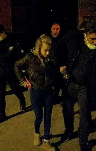 SON DAKİKA: Karabük'te gece yarısı tartıştığı kocasını sırtından bıçakladı