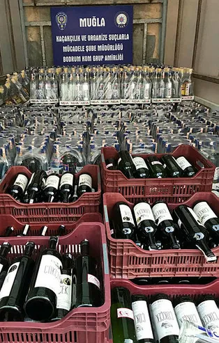 Muğla'da şişelerce sahte içki ele geçirildi