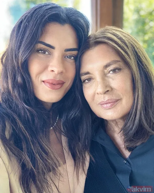 Yalı Çapkını'nın Hattuç Hala'sı Şerif Sezer bakın hangi ünlü oyuncunun annesi çıktı! “Nasıl anlamadık” Çetin Tekindor’un partneri... - 21