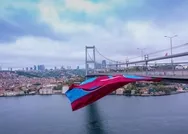Trabzonspor bayrağı İstanbul Boğazında