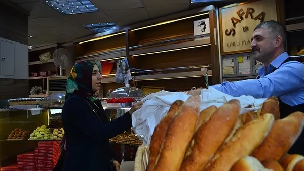 ekmekte-maya-kartelinde-darbe-firincilarin-sikayetiyle-harekete-gecildi-1093-milyon-tlceza-kesildi-1693023501530.jpg Ekmekte maya kartelinde darbe! Fırıncıların şikayetiyle harekete geçildi: 109.3 milyon TLceza kesildi-8