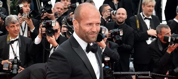 Ünlü oyuncu Jason Statham'dan 'milli irade' fotoğrafı