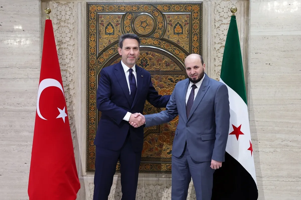 turkiye-ve-suriyeden-kritik-maden-hamlesi-imzalar-atildi-1787141431447.jpeg Türkiye ve Suriye’den kritik maden hamlesi: Fosfat Alanında Mutabakat Zaptı imzalandı-2