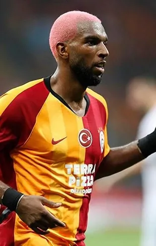 Ryan Babel ayrılmak istemiyor