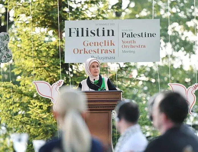 Tüm sanatseverleri davet ediyorum