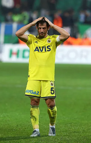 FETÖ'den yargılanan Fenerbahçeli Emre Belözoğlu hakkında karar
