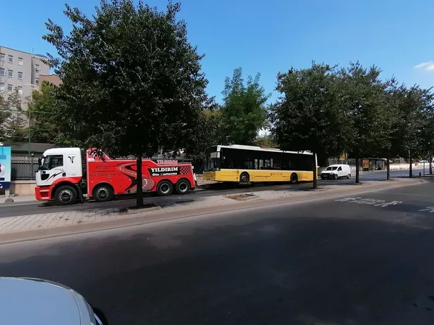 chpli-ibb-cozum-bulamiyor-istanbul-sokaklarinda-arizali-iett-otobusleri-1629386799069.jpeg CHP'li İBB çözüm bulamıyor! İstanbul sokaklarında arızalı İETT otobüsleri...-7
