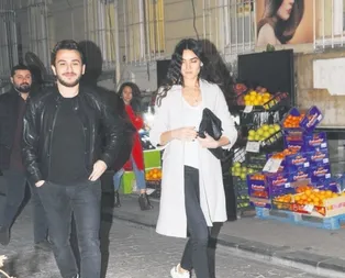 Hande sarmaş dolaş