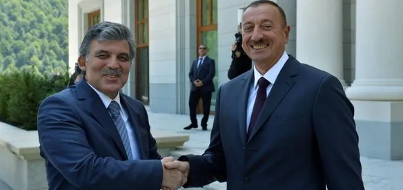 Cumhurbaşkanı Abdullah Gül, Çankaya Köşkü'nde düzenlenen törenle Azerbaycan Cumhurbaşkanı İlham Aliyev'e Devlet Nişanı verdi. Aliyev de Gül'e