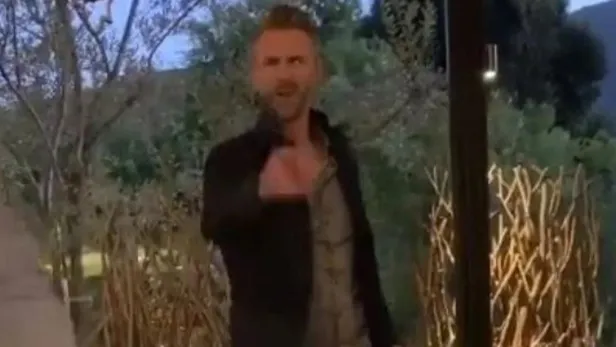 ABD’de Asya kökenli aileye ırkçı tacizde bulunan Solid8 şirketinin CEO’su İngiliz Michael Lofthouse restorandan kovuldu-3