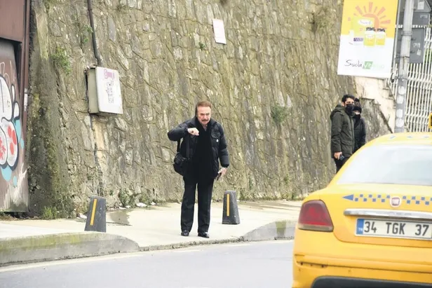 baba-cevap-1642790106633.jpeg Sahnedeki dekolte tartışmasına usta sanatçı Orhan Gencebay'dan eleştiri geldi! "Sahnenin bir adabı var"-5