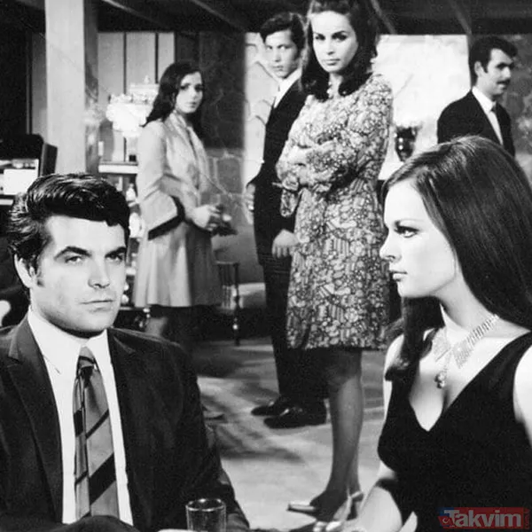 Yeşilçam yıldızı Murat Soydan’a veda! Son yolculuğuna uğurlandı! Nuri Alço sitem etti: Bütün Yeşilçam'ın burada olması lazımdı - 15