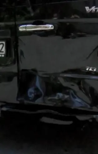 Beyoğlu'nda korkunç son! Yokuş aşağı kayan minibüsün altında kaldı: Torununu kurtardı kendisi öldü