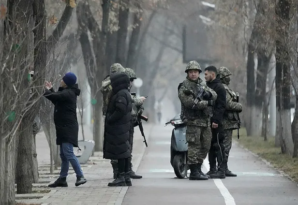 son-dakika-turkiye-buyuk-millet-meclisinden-kazakistan-bildirisi-hdp-disindaki-tum-partiler-imzaladi-1642005428247.jpg Son dakika: Türkiye Büyük Millet Meclisi'nden 'Kazakistan' bildirisi: HDP dışındaki tüm partiler imzaladı-3