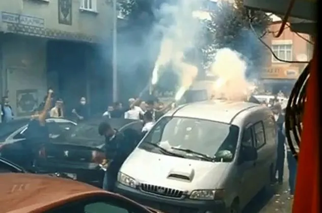 İstanbul'da polisleri alarma geçiren düğün
