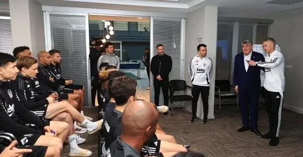 Solskjaer futbolcularla buluştu!